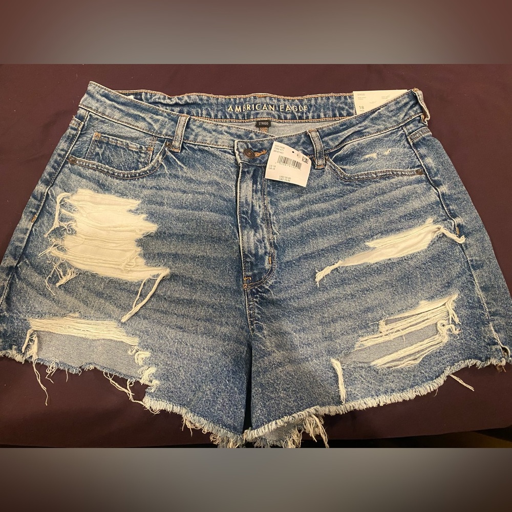 American Eagle Strigid Mom Short